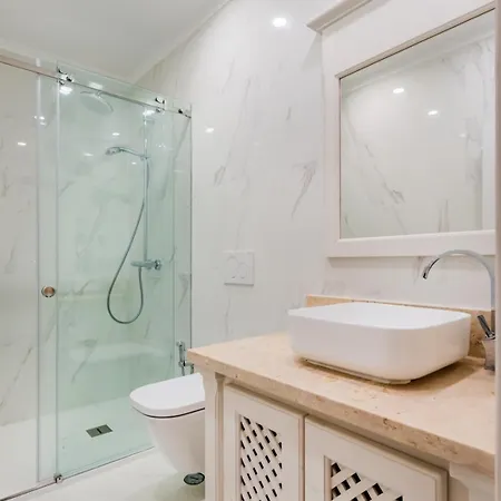 2br At Chiado Historical Heart Lisboa