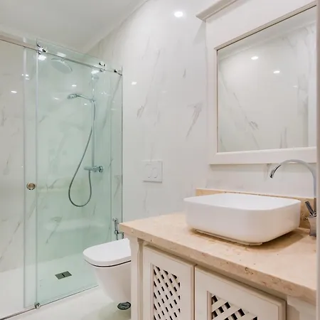 2br At Chiado Historical Heart Lejlighed