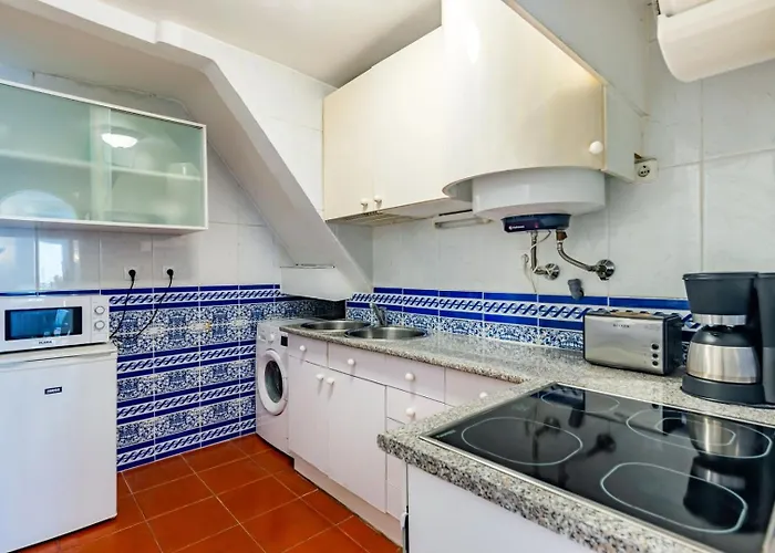 Appartement 2br At Chiado Historical Heart